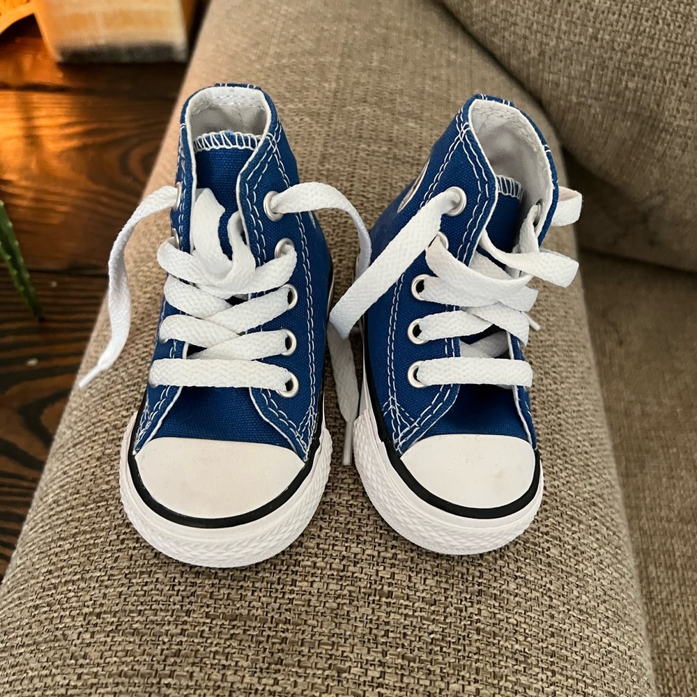 infant size 3 blue converse